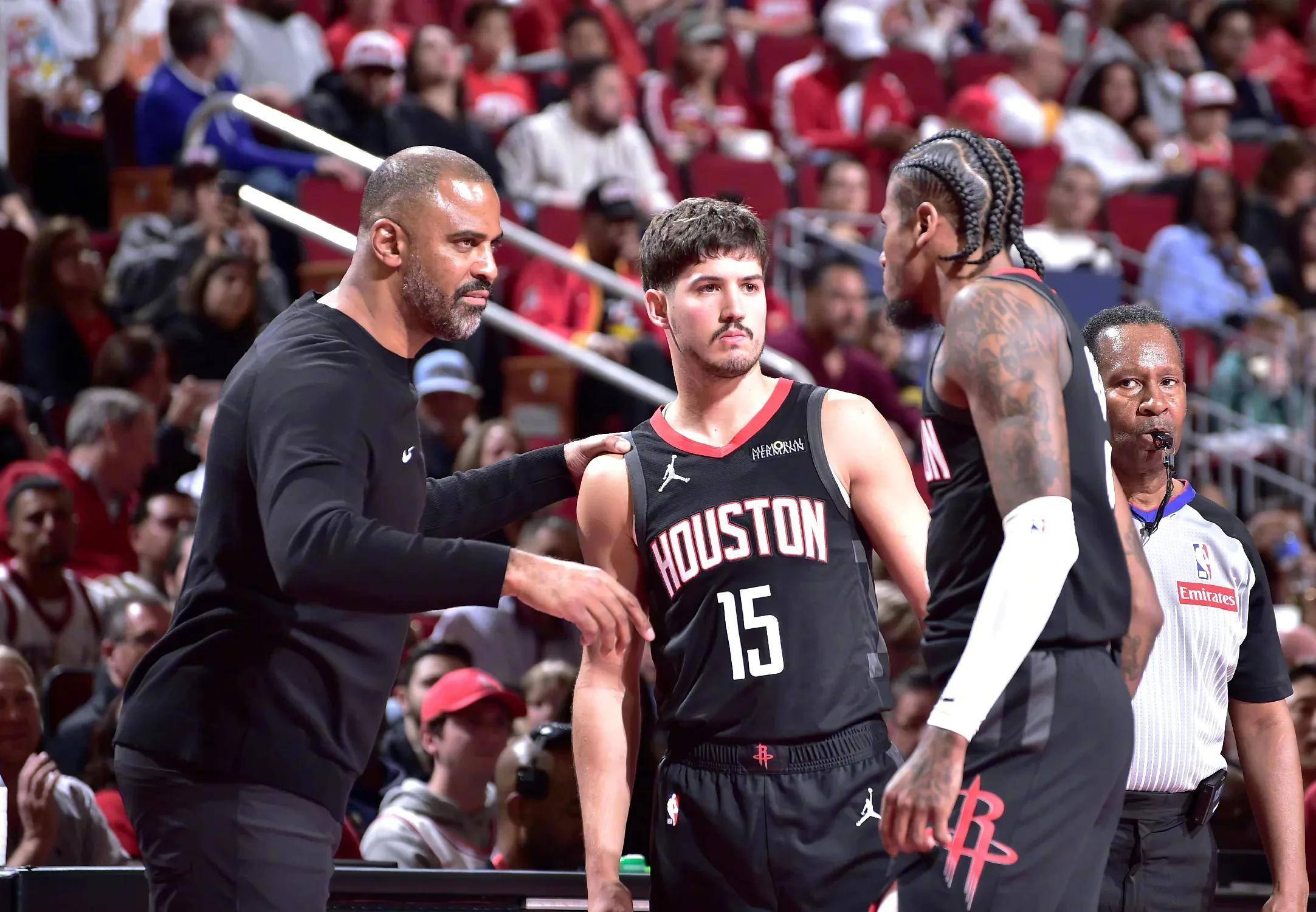 爱游戏体育官网-雄鹿球队迎来新赛季备战球员状态出色