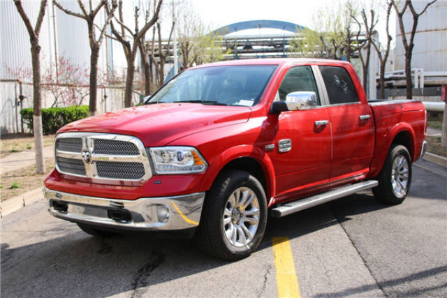 爱游戏官网入口-公羊新秀表现喜人教练赞扬技术成熟