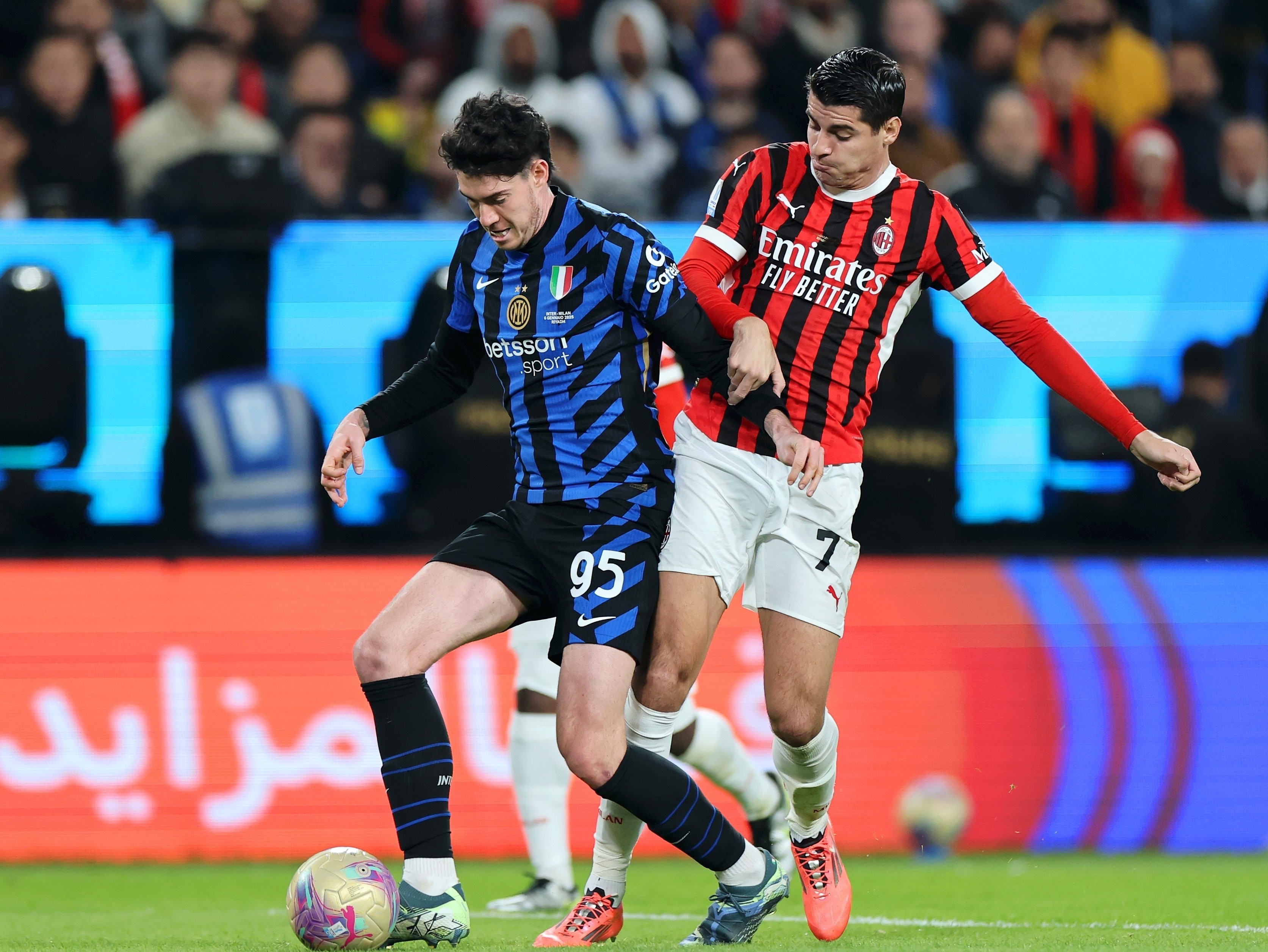 爱游戏登录入口-关于艰难的胜利！AC米兰主场战胜莱切，继续追赶前四的信息