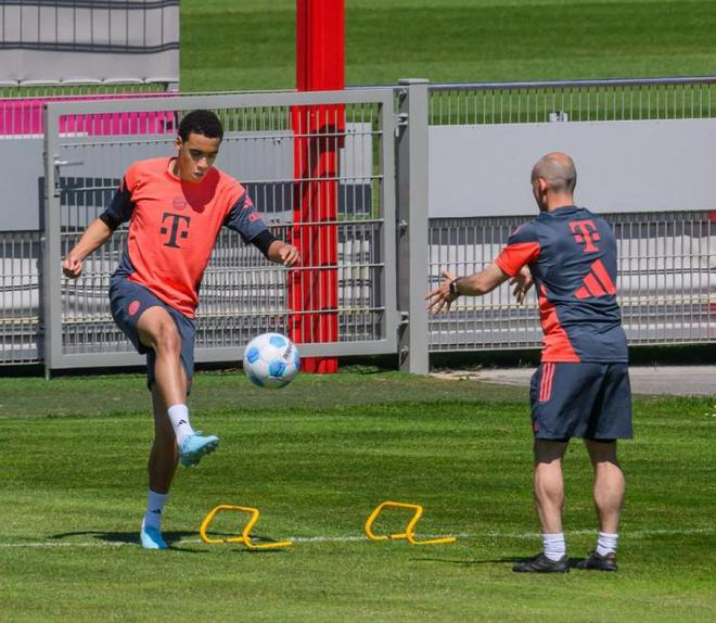 欧国联赛队员合作默契技压对手 欧国联赛队员合作默契技压对手