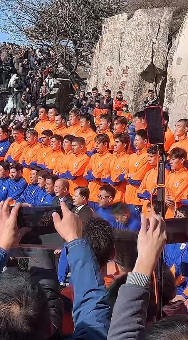 高水准比赛引爆球迷热情,球员积极备战 高水准比赛引爆球迷热情,球员积极备战