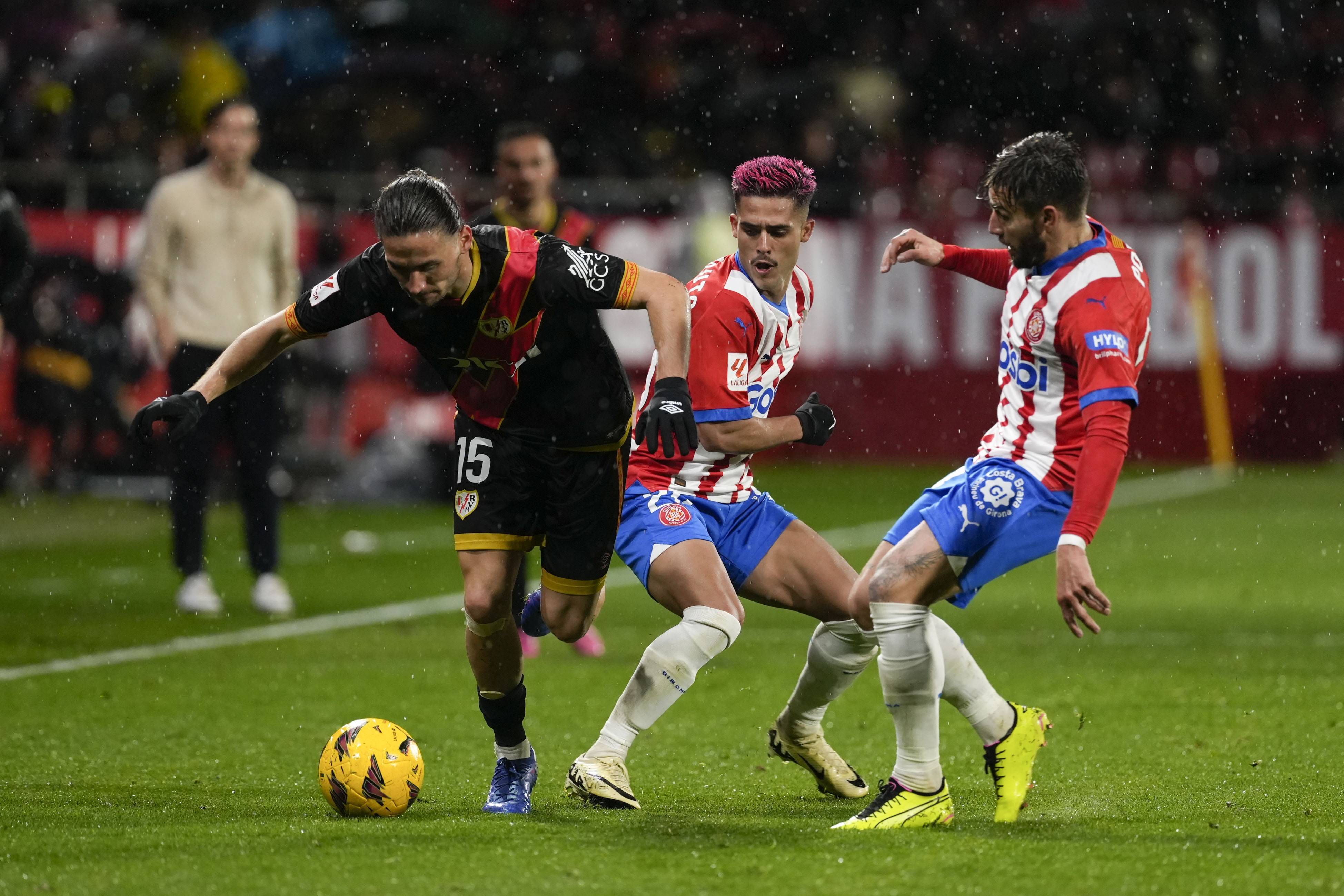 竞技风采！国际足球对决精彩纷呈的简单介绍