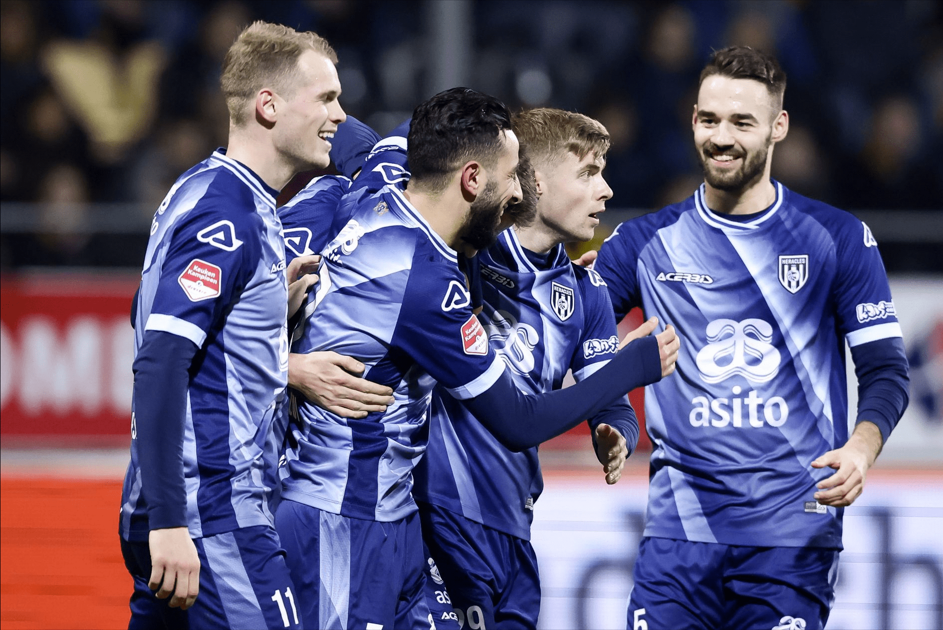 包含荷兰实现回归胜利，晋级下一轮的词条