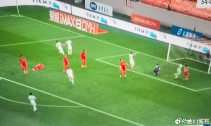 华夏幸福客场不敌上港，排名下滑的简单介绍