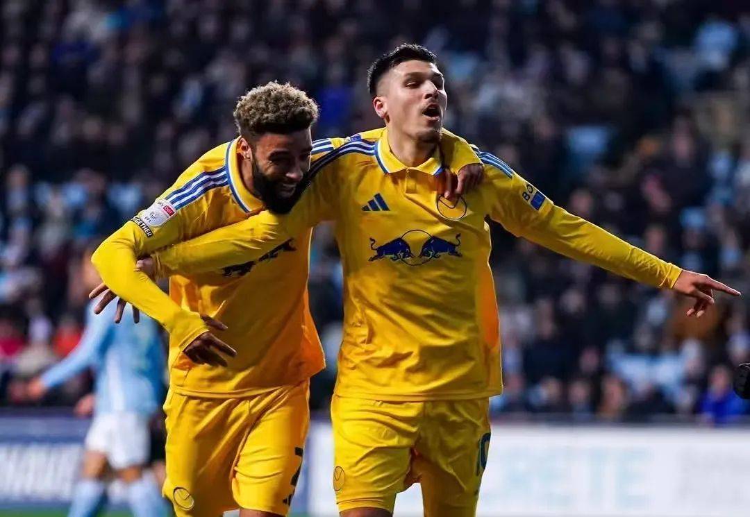 利兹联坐镇主场力挫对手,豪取宝贵三分的简单介绍 利兹联坐镇主场力挫对手,豪取宝贵三分的简单介绍