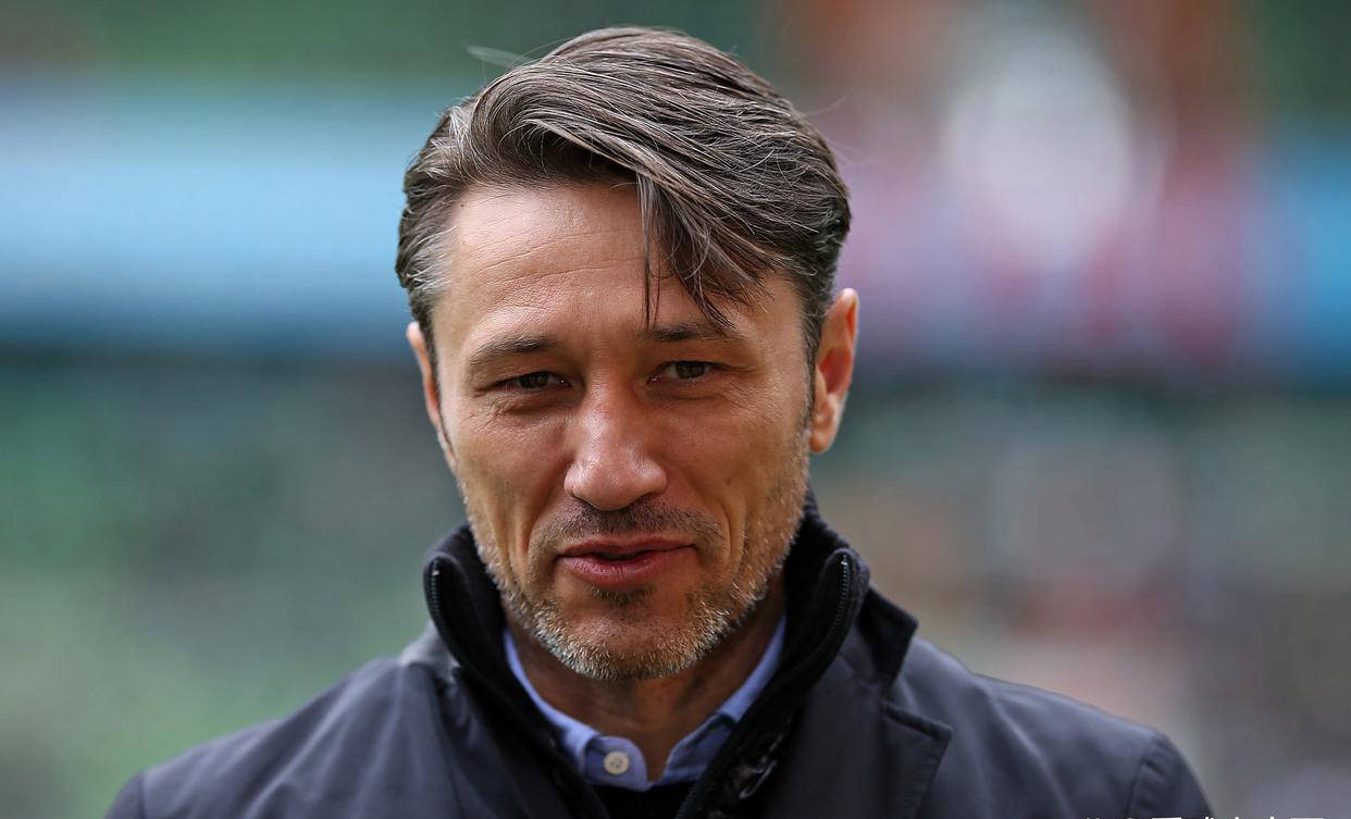 多特蒙德主帅公开表态，称球队争取赛季胜利