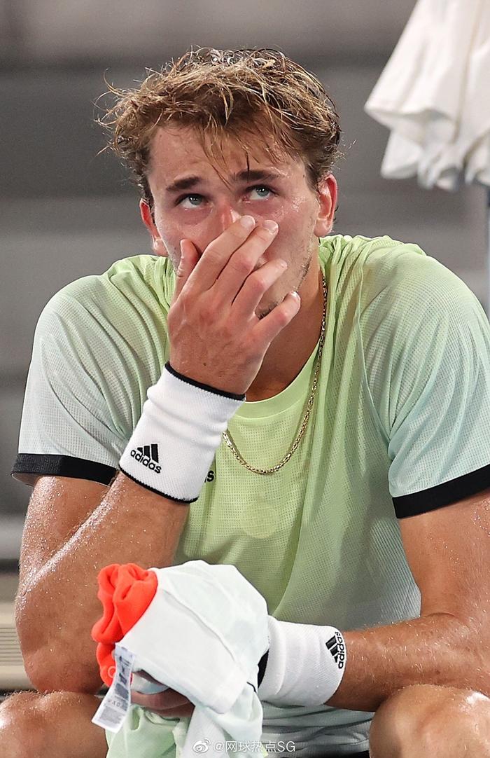 爱游戏app-关键比赛中，冰川之巅战术得当压制对手，教练激动落泪的简单介绍