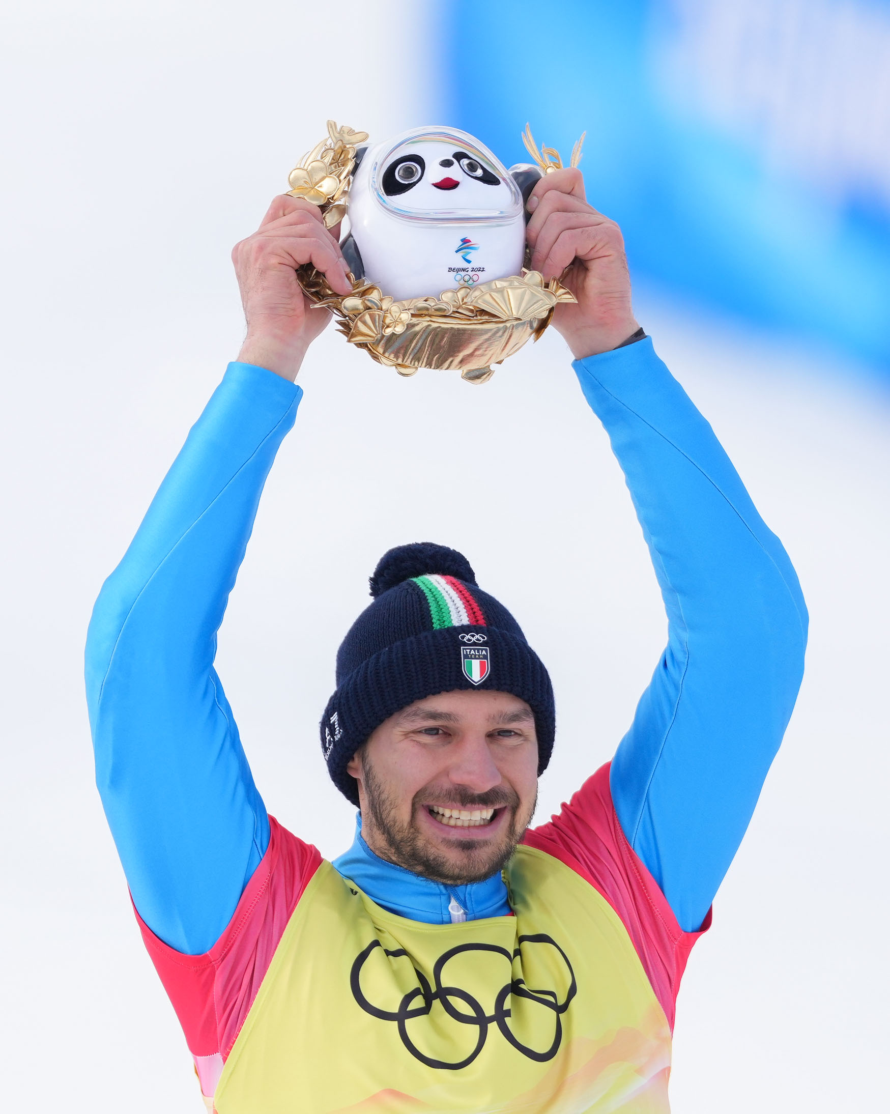 包含奥地利滑雪选手风采独特，获奖喜悦的词条