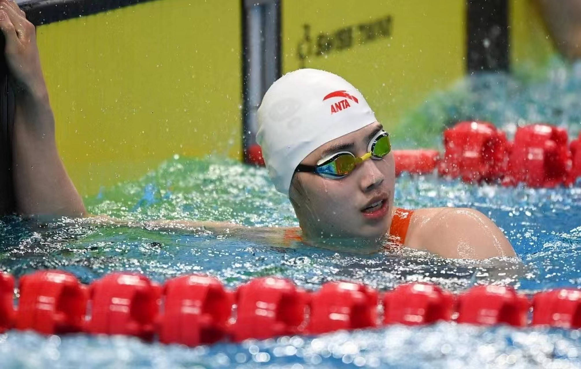 爱游戏网页版登录入口-匈牙利游泳选手在个人混合泳比赛中登顶