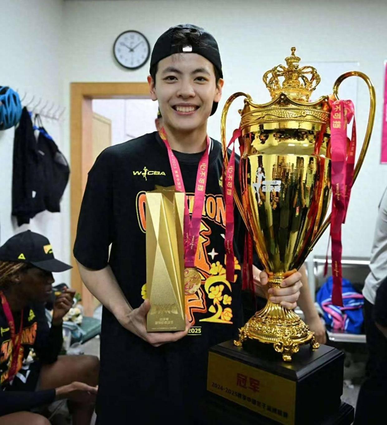 爱游戏在线登录-冠军预测揭晓，豪门胜算颇高