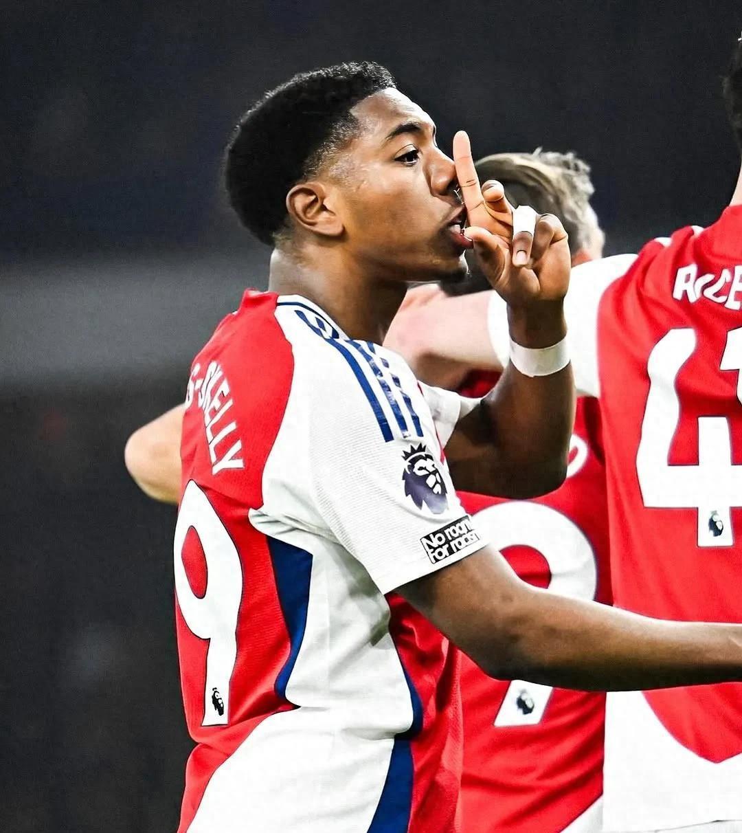 阿森纳前锋惊艳表现，被英国媒体誉为天才新星