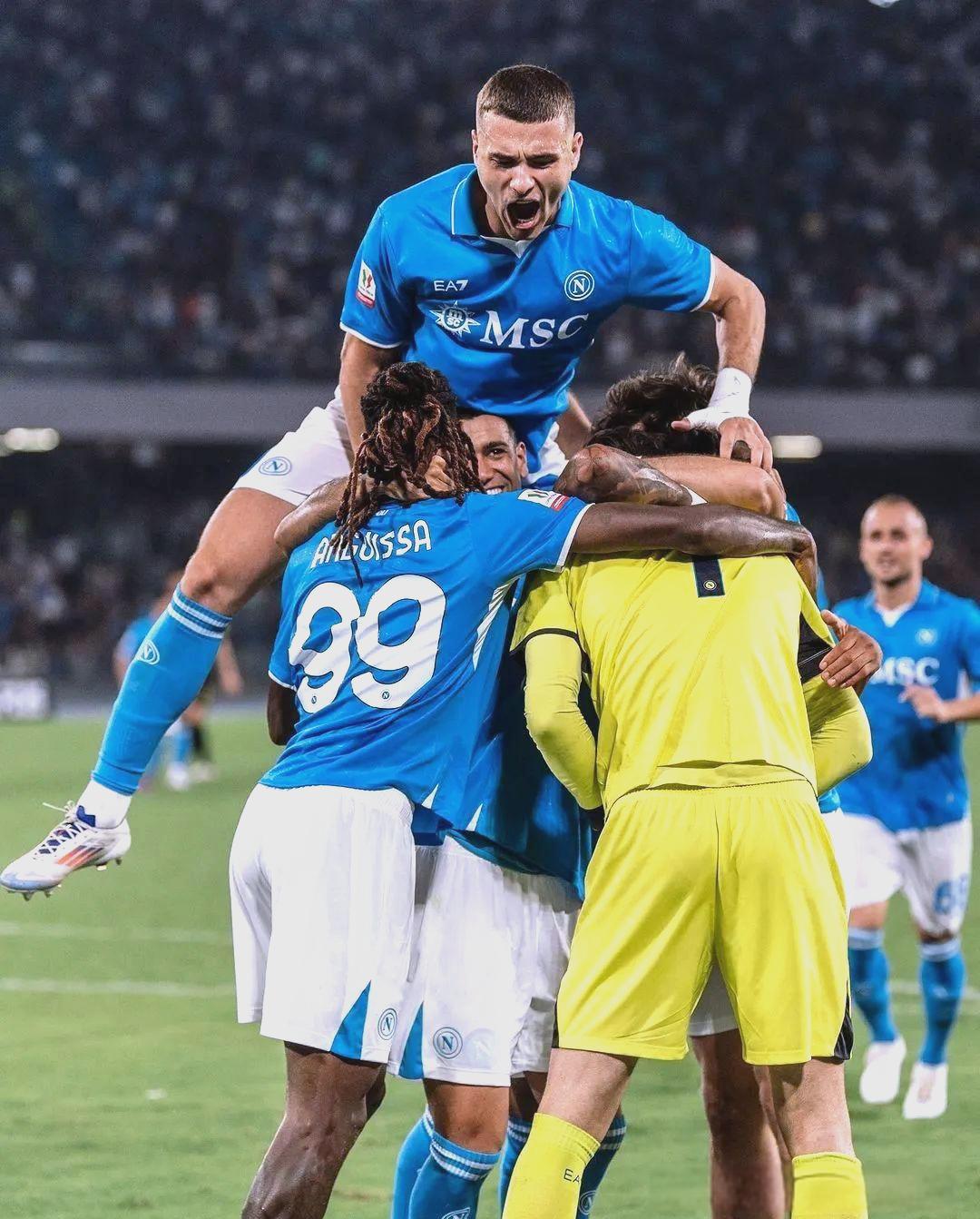 爱游戏官网入口-对手交锋史回顾，罗马与那不勒斯经典对决