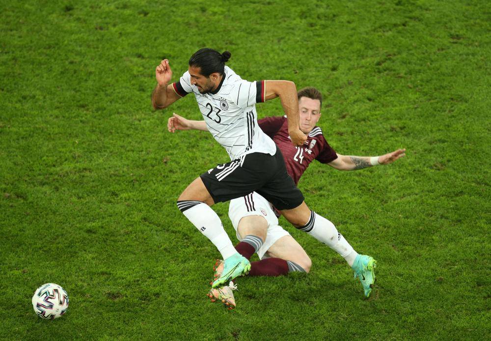 爱游戏亚洲官网-精彩纷呈！PSV埃因霍温战泽尼特