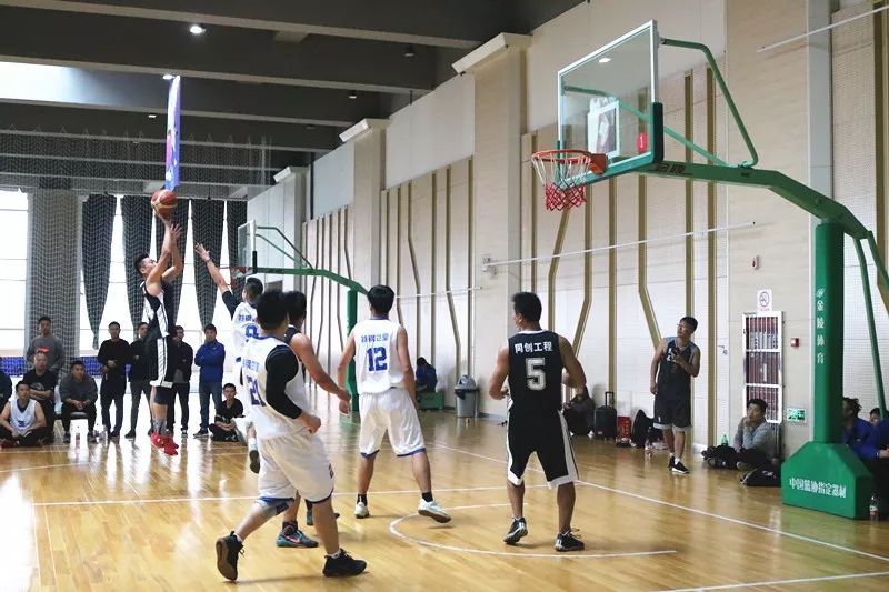 包含日本篮球职业联赛扩大赛区规模，更多球队参与竞争的词条