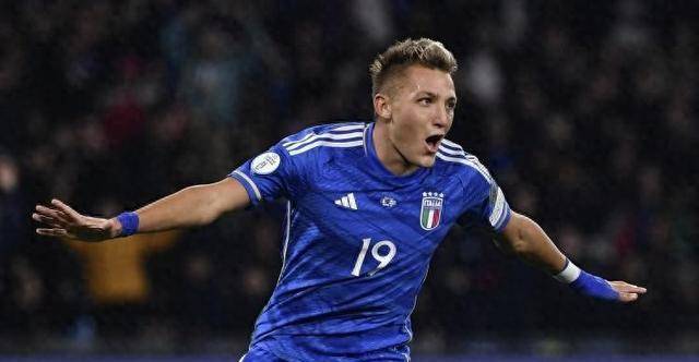 包含意大利国家队在欧洲锦标赛上表现抢眼的词条