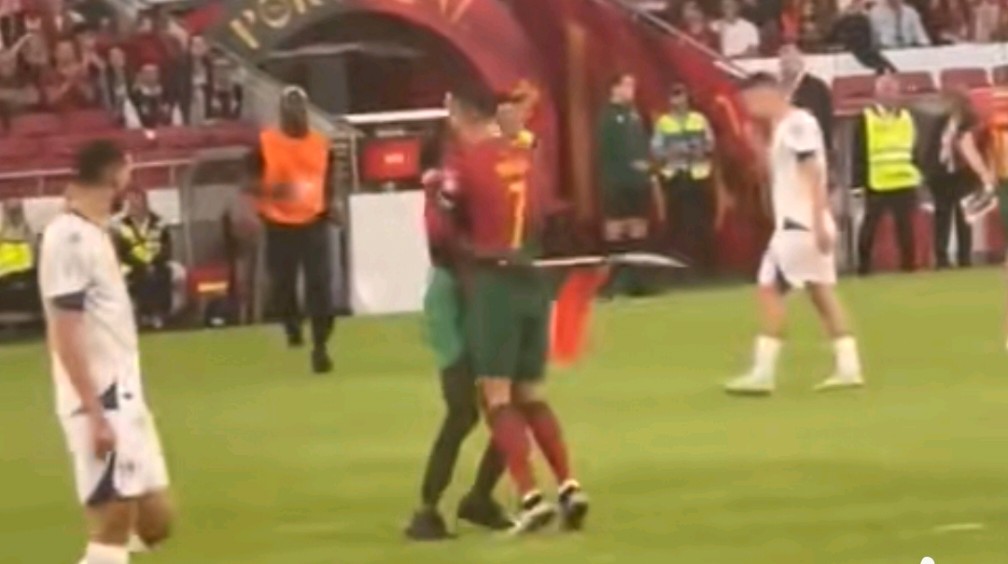 关于欧预赛精彩回放，球迷情绪激动不已的信息