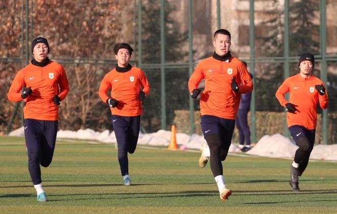 鲁能球员状态回勇，积极备战下一场