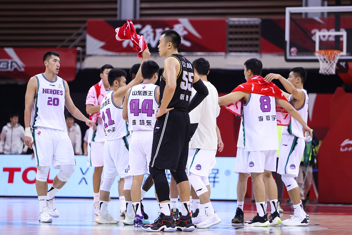 爱游戏登录-勇敢的队员们在比赛中发挥出色，为球队取得了胜利的简单介绍