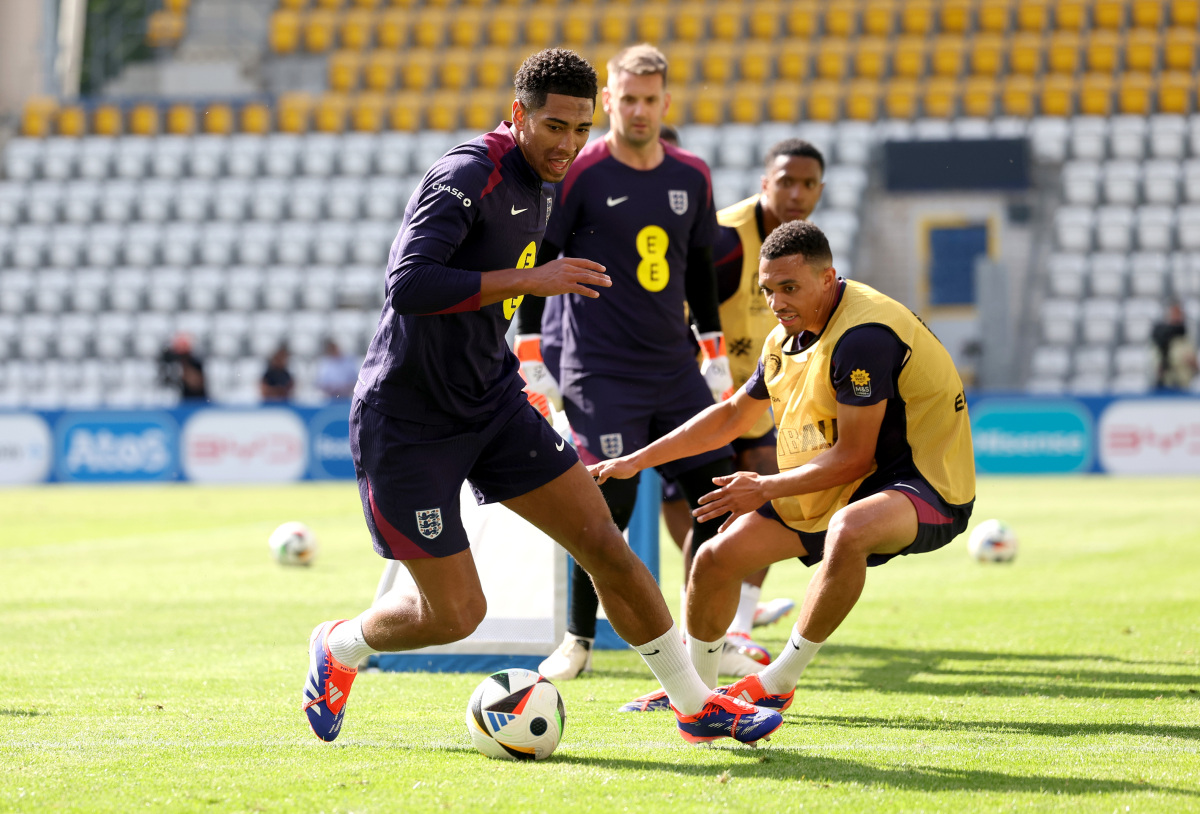 爱游戏亚洲官网-关于欧洲国家足球赛事激烈进行，各队实力强劲的信息