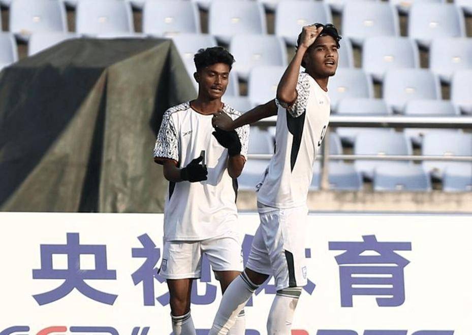 东亚球队大胜对手，稳步晋级下一轮